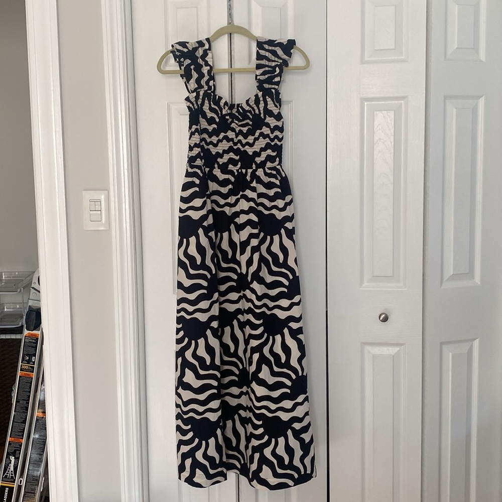 LOFT Beach…Black and White Sleeveless Sweetheart Midi Sundress
